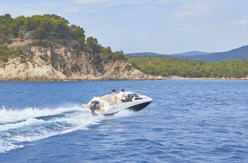 555_cabin_running_0084-v2-splash