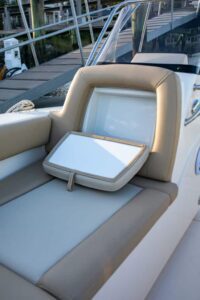 195 Sport Dorado Details